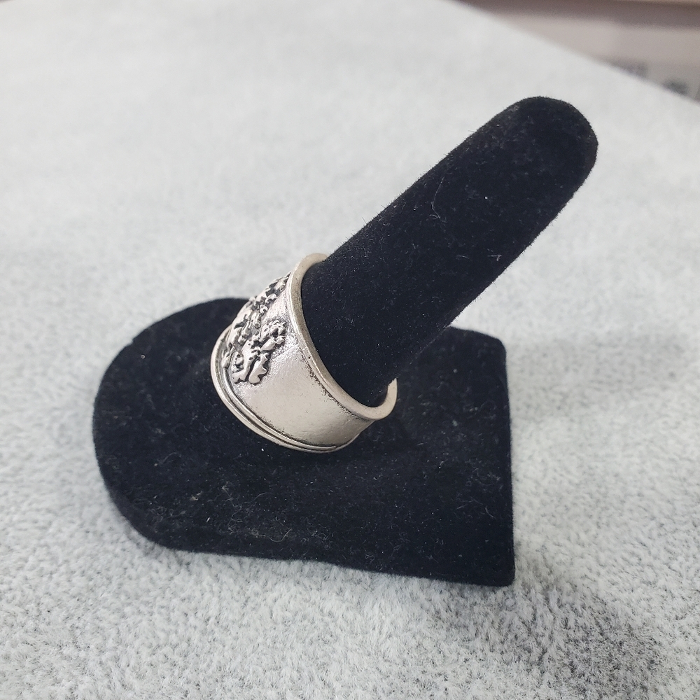 Spoon Ring Engraved Flower - Picture 2 of 4
